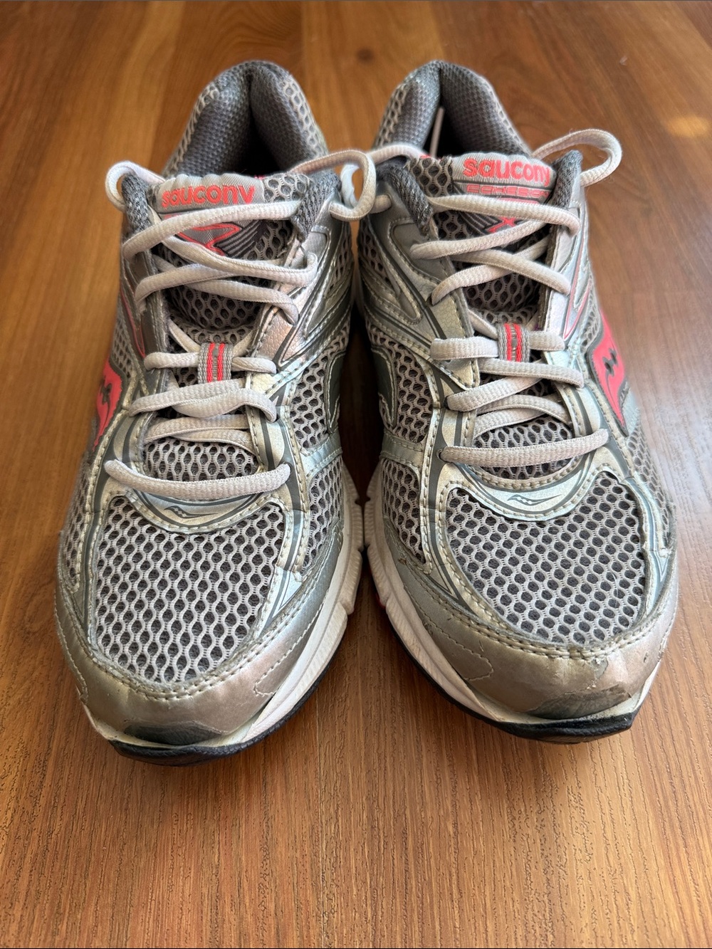 Saucony Silver and Pink Mesh Athletic Sneakers Size 8.5